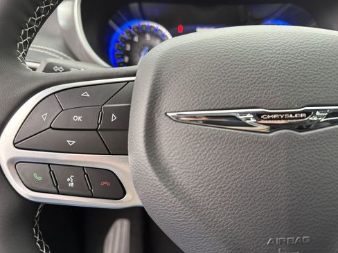 New 2026 Chrysler Pacifica Select image 25