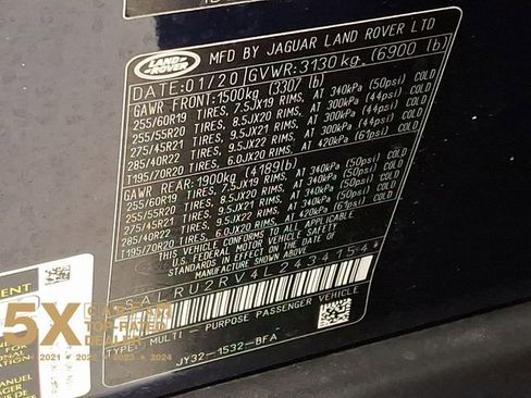 Used 2020 Land Rover Discovery Landmark image 31