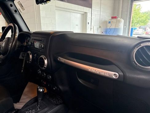 Used 2016 Jeep Wrangler Unlimited Sahara AWD/4WD image 28