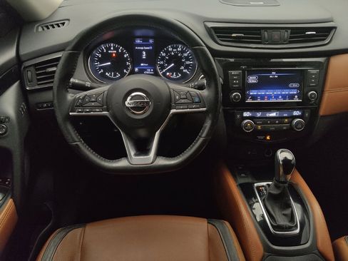 Used 2018 Nissan Rogue SL w/ Premium Package image 22