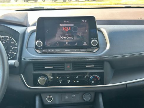 Used 2023 Nissan Rogue S image 10