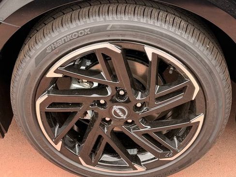 New 2026 Nissan Sentra SR w/ Floor Mat Package FWD image 11