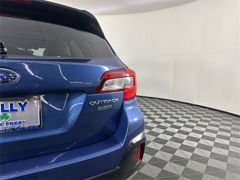 Used 2019 Subaru Outback 3.6R Limited image 9