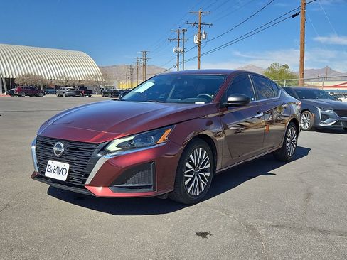 Used 2025 Nissan Altima 2.5 SV image 1
