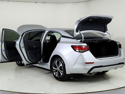 Used 2022 Nissan Sentra SV image 11