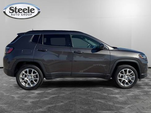 Used 2023 Jeep Compass Latitude image 6