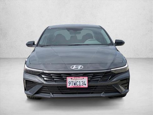 Certified 2025 Hyundai Elantra Sport FWD image 2