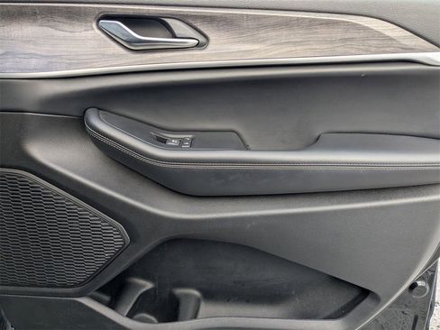 Used 2024 Jeep Grand Cherokee L Limited w/ Luxury Tech Group II image 39