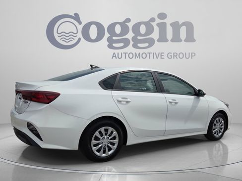 Used 2023 Kia Forte LX FWD image 5