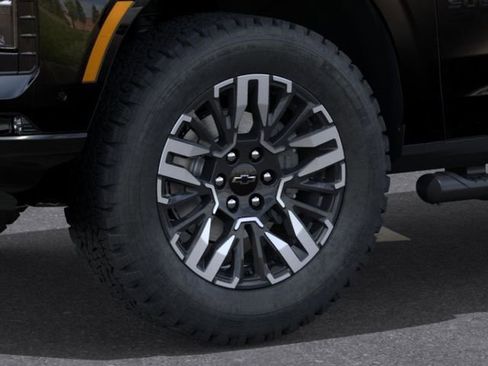 New 2026 Chevrolet Suburban Z71 AWD/4WD image 9