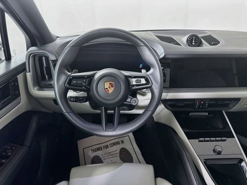 Certified 2026 Porsche Cayenne E-Hybrid AWD/4WD image 22