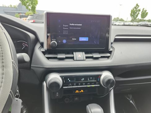 Used 2023 Toyota RAV4 LE FWD image 29