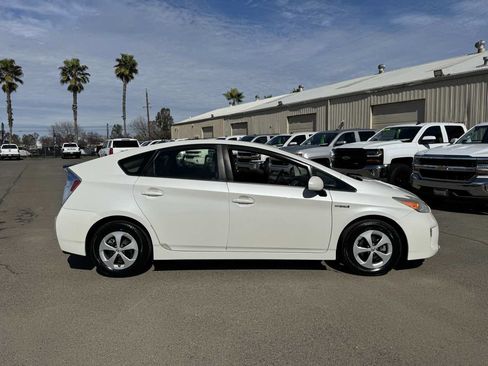 Used 2013 Toyota Prius Two image 12