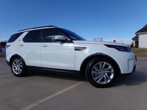 Used 2019 Land Rover Discovery HSE image 11
