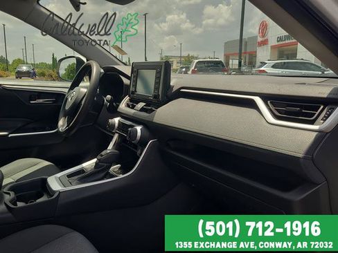 Used 2021 Toyota RAV4 XLE FWD image 19