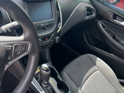 Used 2016 Chevrolet Cruze LT FWD image 10