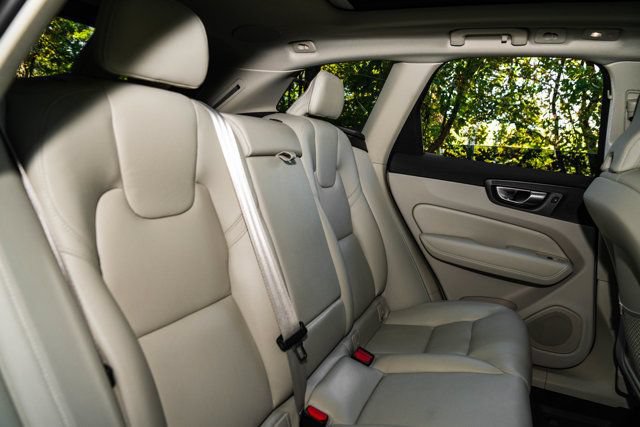 Used 2023 Volvo XC60 B5 Plus w/ Climate Package AWD/4WD image 19