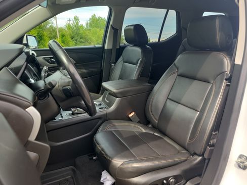 Used 2019 Chevrolet Traverse LT w/ LPO, Floor Liner Package AWD/4WD image 14