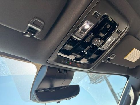 New 2026 Chevrolet Tahoe High Country AWD/4WD image 23