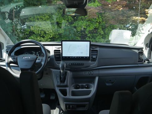 Certified 2022 Ford Transit 350 XLT AWD/4WD image 10