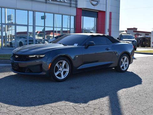Used 2020 Chevrolet Camaro LT image 2