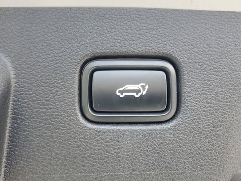 Used 2025 Kia Sportage SX image 9