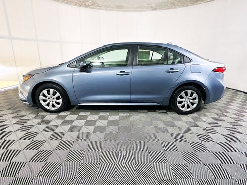 Used 2020 Toyota Corolla LE FWD image 6