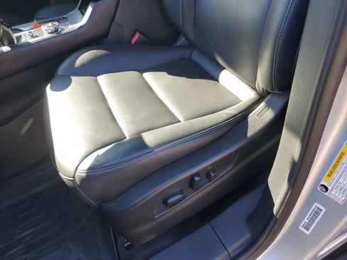 Used 2022 Cadillac XT4 Premium Luxury w/ Enhanced Visibility Package image 22