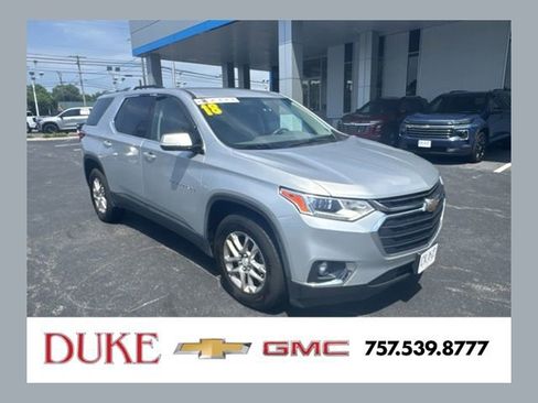 Used 2018 Chevrolet Traverse LT FWD image 1