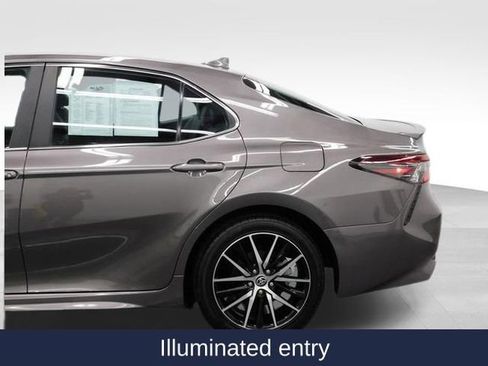 Used 2024 Toyota Camry SE image 21