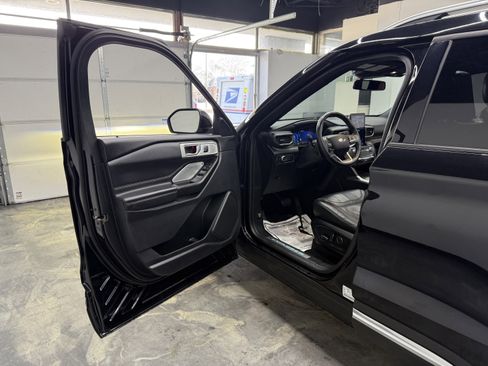 Used 2020 Ford Explorer Platinum image 9