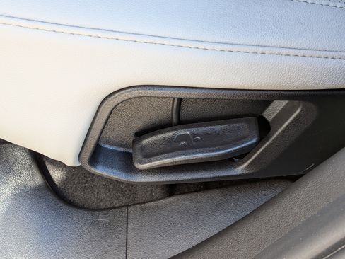 Used 2023 Hyundai Tucson Limited image 17