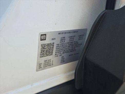 Used 2025 Chevrolet Trax RS w/ Driver Confidence Package FWD image 23
