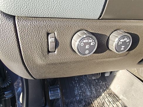 Used 2018 Chevrolet Colorado Z71 w/ Centennial Edition image 22