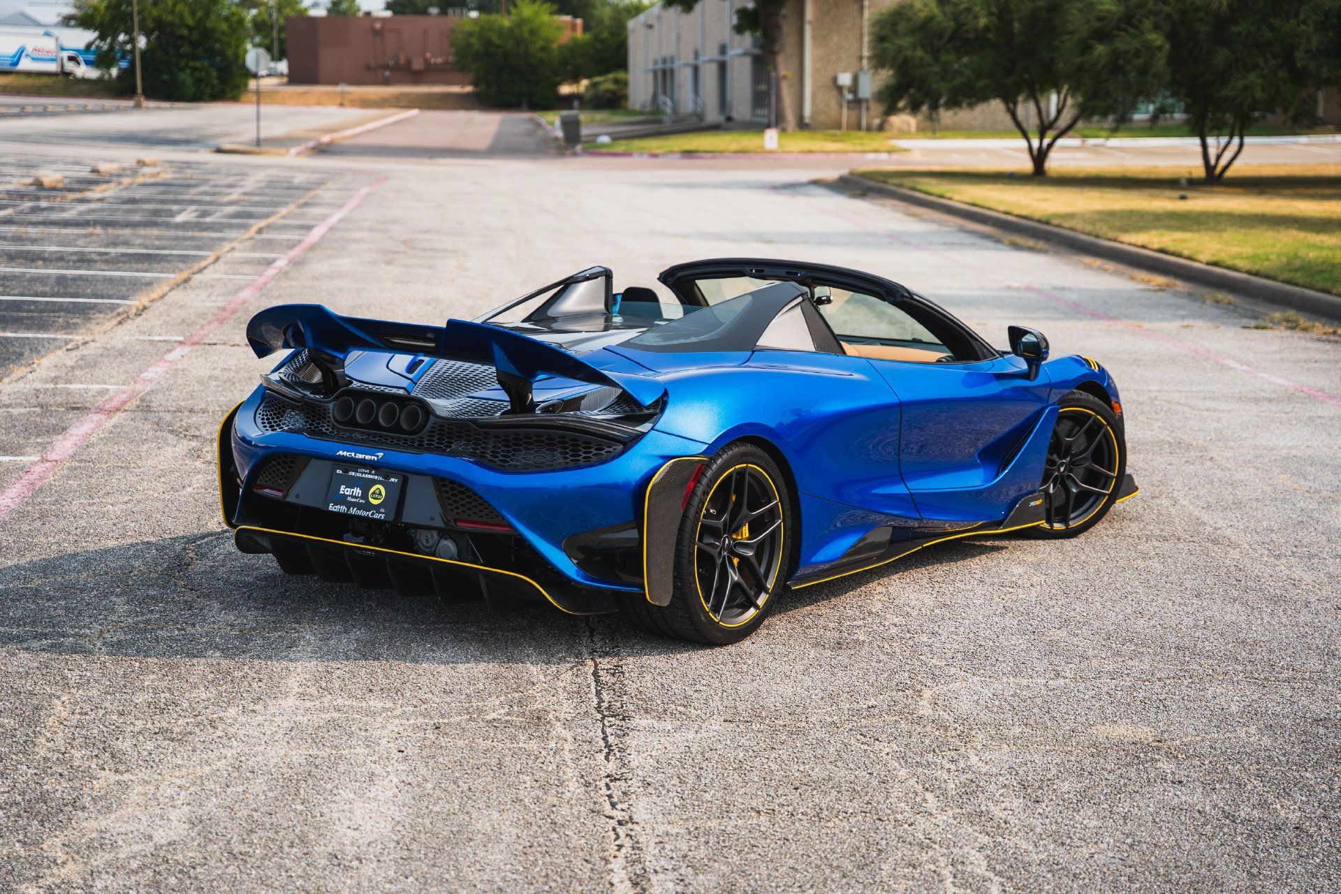Used 2022 McLaren 765LT RWD image 18