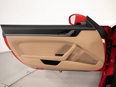 Used 2021 Porsche 911 Carrera S image 32