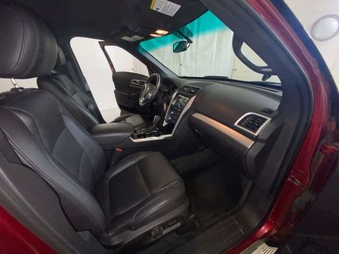 Used 2014 Ford Explorer XLT w/ Equipment Group 202A image 39