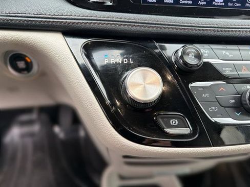 Used 2017 Chrysler Pacifica Limited w/ Advanced Safetytec Group image 43