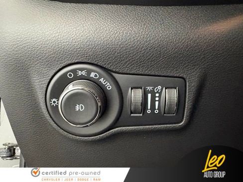 Used 2023 Jeep Compass Latitude AWD/4WD image 15