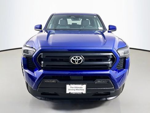Used 2025 Toyota Tacoma SR5 AWD/4WD image 2