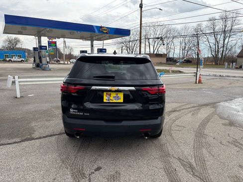Used 2022 Chevrolet Traverse LS AWD/4WD image 4