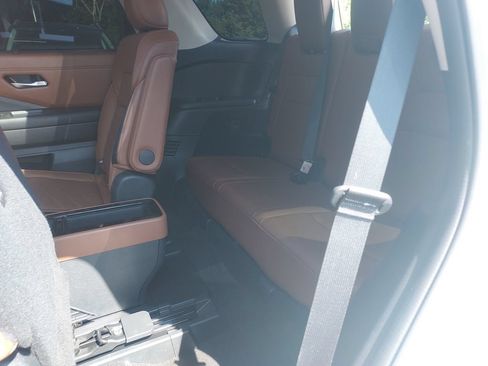 Used 2023 Nissan Pathfinder Platinum AWD/4WD image 33