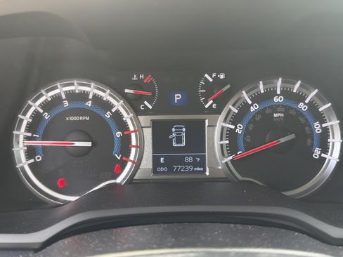 Used 2018 Toyota 4Runner SR5 Premium AWD/4WD image 29