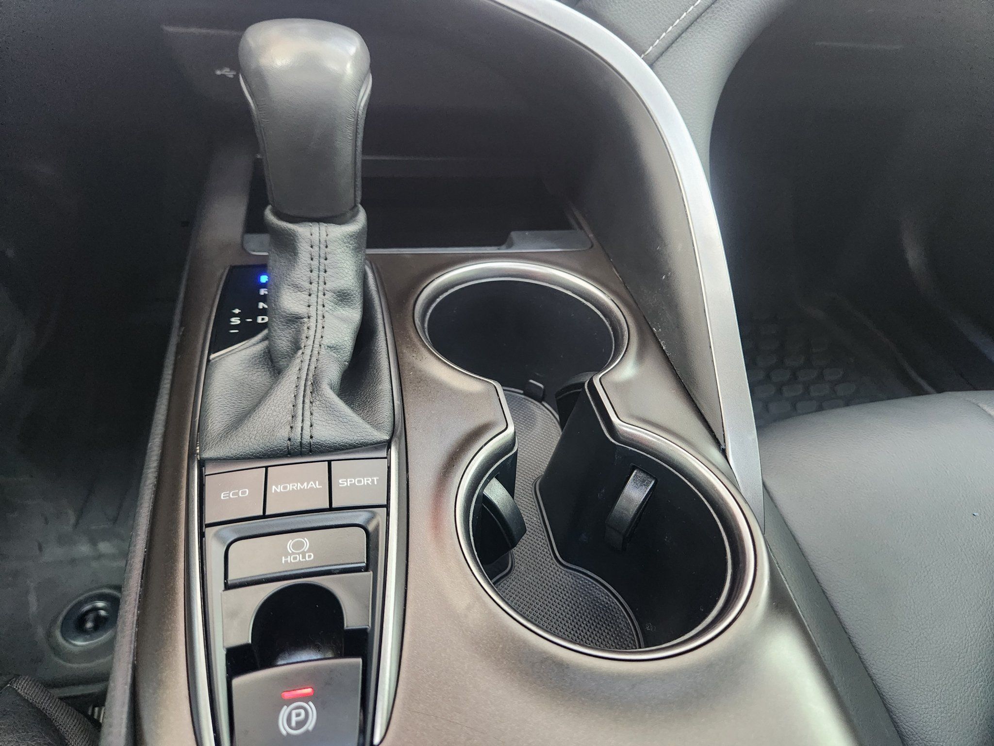 Used 2024 Toyota Camry SE AWD/4WD image 19