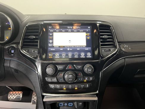 Used 2021 Jeep Grand Cherokee Overland w/ Protech Group image 12