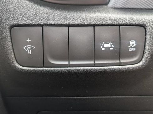 Used 2019 Hyundai Kona SE FWD image 31