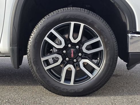 Certified 2025 GMC Sierra 1500 SLE RWD image 13