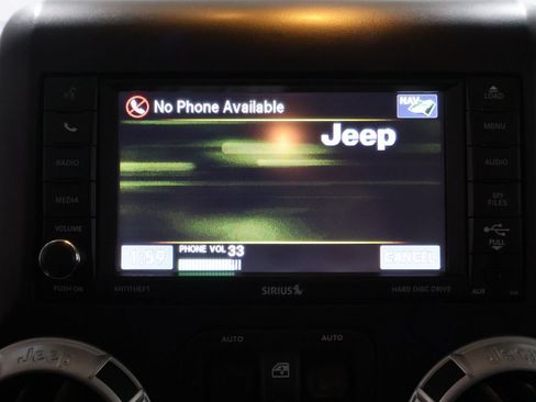 Used 2014 Jeep Wrangler Unlimited Rubicon w/ Connectivity Group image 25