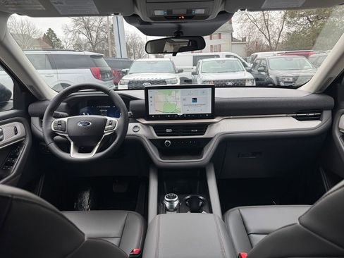 New 2026 Ford Explorer Active w/ Active Comfort Package image 24