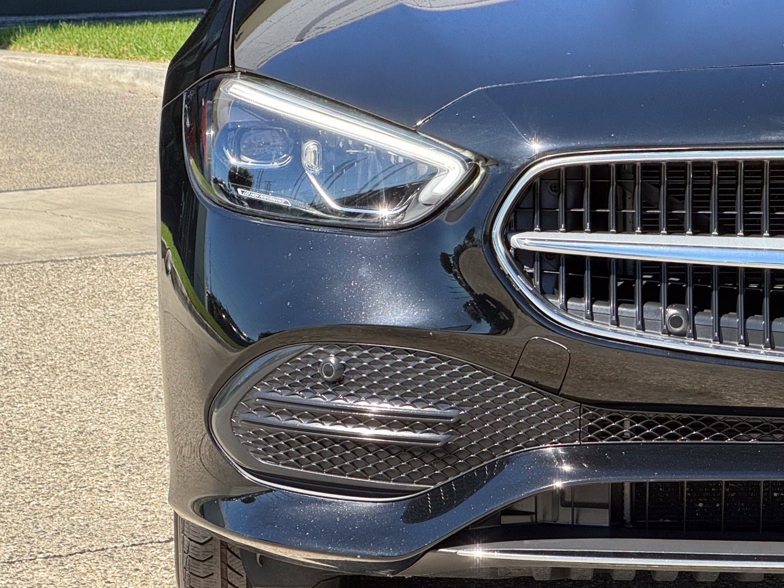 Used 2025 Mercedes-Benz C 300 Sedan image 7